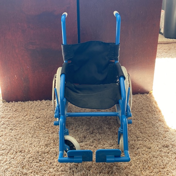 Wheelchair for American girl doll - Picture 2 of 4